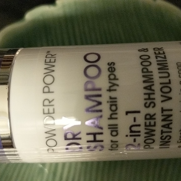 Dry Shampoo for all hair types - Picture 2 of 3